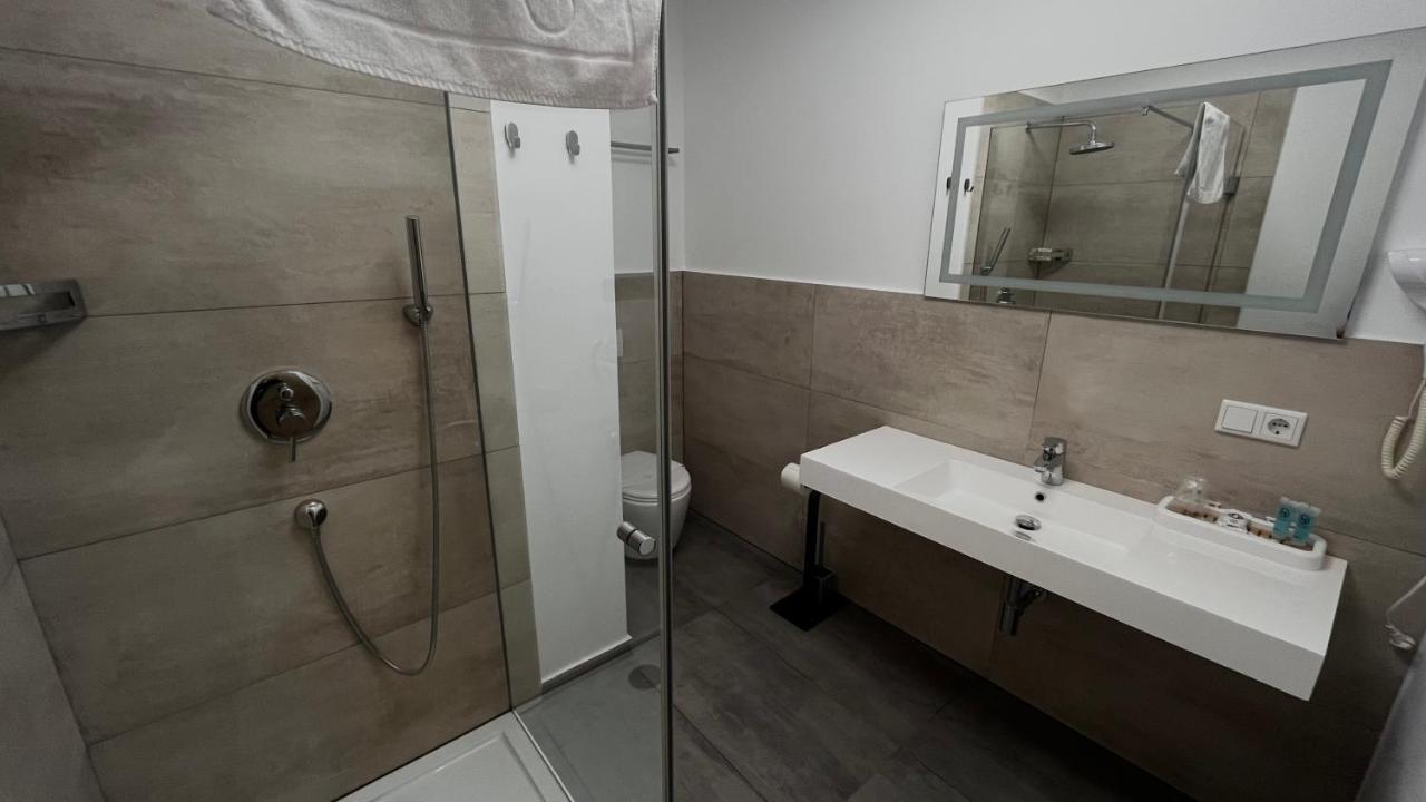 Vitalounge Sports & Spa Hotel Γκελσενκίρτσεν Εξωτερικό φωτογραφία